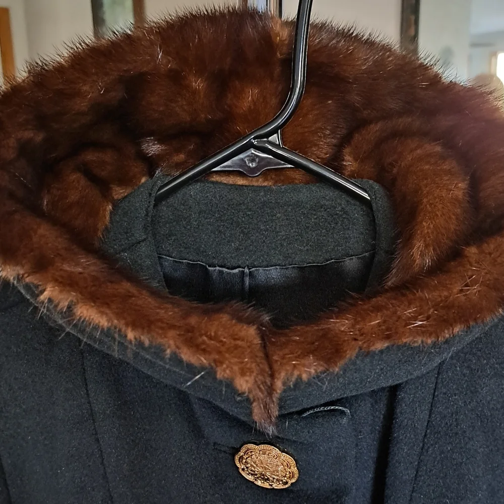 Vintage MINK Collar Wool Coat, Size Small/Medium - Picture 10 of 16